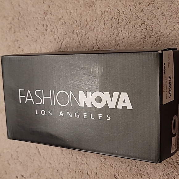 HP 🥳 NIB ankle strap mules 💛 - Picture 7 of 14